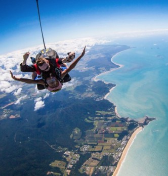 Tandem Skydive in Cairns