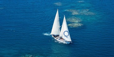 Reef Boat Day Trip - Ocean Free - Everything Australia