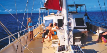 Whitsundays Sailing - 2 days & 1 night - SV Whitehaven - Everything Australia