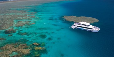 Reef Boat Day Trip - Port Douglas - Silversonic - Everything Australia