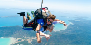 Skydiving - Skydive Airlie Beach - Everything Australia
