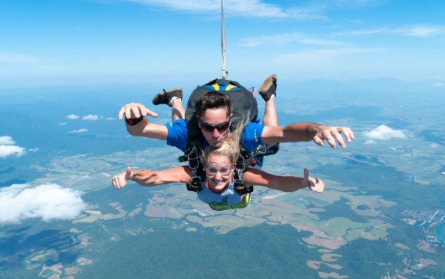 Skydiving - Mission Beach