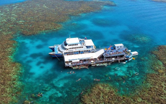 Reef Boat Day Trip - Sunlover Reef Cruises
