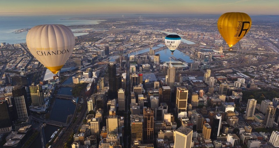 Nadruk servet spreker Melbourne & Yarra Valley Hot Air Balloon Flights | Book Today with  Everything Australia